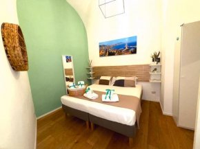 Fiftythree house - in the heart of Napoli
